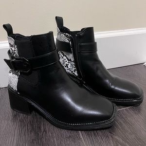 Betsy London ankle boots